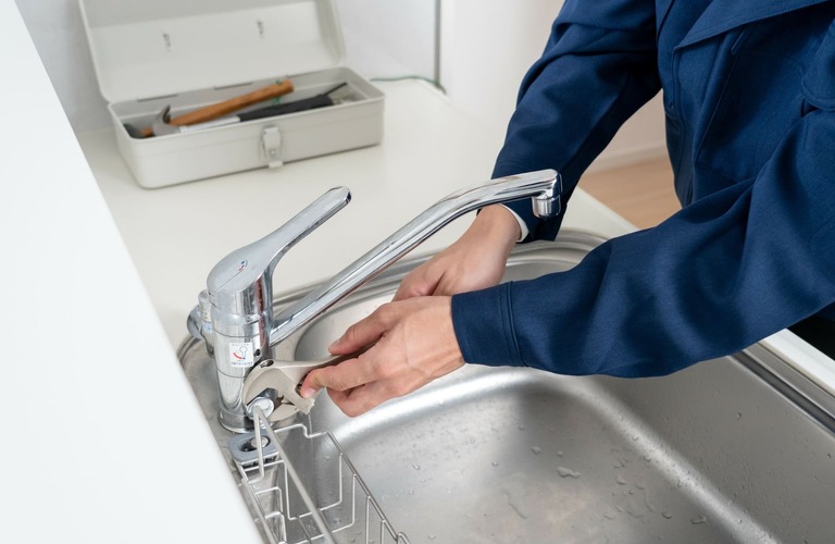 キッチンの水漏れにも丁寧に対応しています | 横浜で水漏れなら確かな腕で解決する有限会社MYK